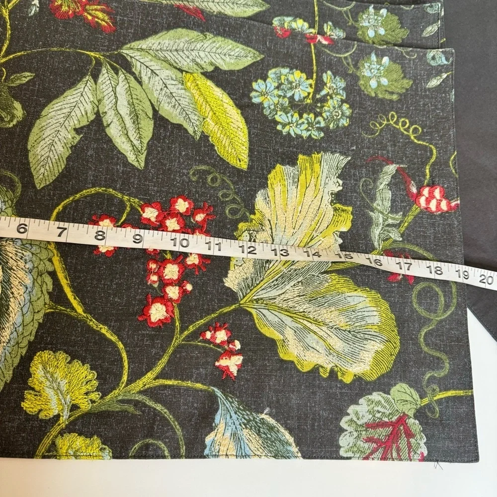 Set of 5 embroidered placemats